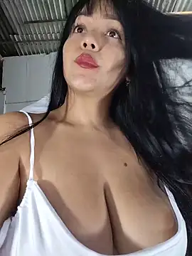 Snapshot of karly_hot_ chatting on June 6, 12:05 am karly hot online show from June 6, 12:05 am