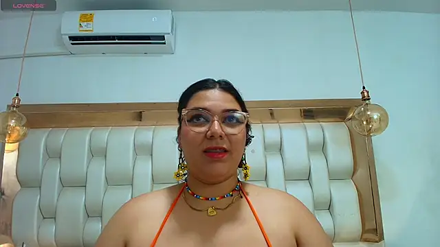 TiffantyAndStacy online show from October 23, 7:56 pm