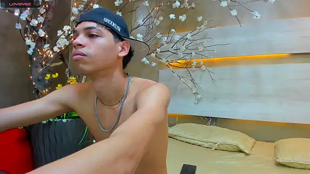 Mycandyfor You online show from November 4, 6:55 pm