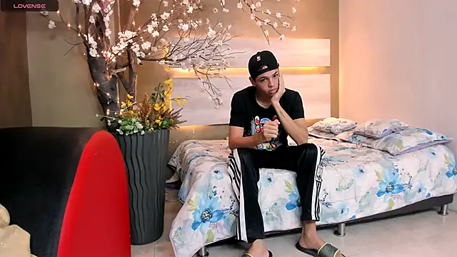 Mycandyfor You online show from September 23, 3:19 pm