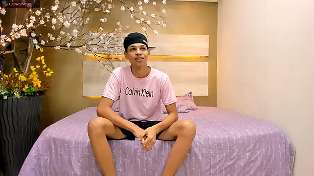 Mycandyfor You online show from September 20, 5:29 pm