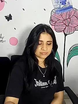 Snapshot of ValerieLove_ chatting on October 18, 7:43 am ValerieLove online show from October 18, 7:43 am
