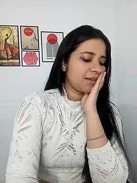 ValerieLove  online show from February 7, 9:23 pm