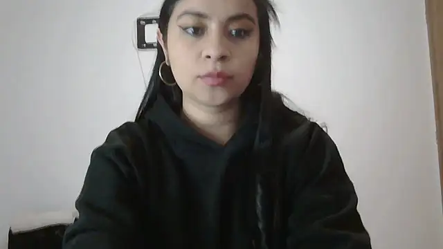 ValerieLove  online show from December 4, 11:15 pm