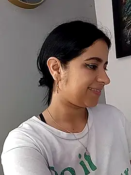 ValerieLove  online show from November 2, 7:30 pm