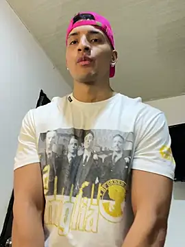Snapshot of Smith_Fitness chatting on May 2, 3:06 pm Smith Fitness online show from May 2, 3:06 pm