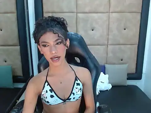 Snapshot of Penelopee_Rouse chatting on November 13, 3:38 pm Penelopee Rouse online show from November 13, 3:38 pm