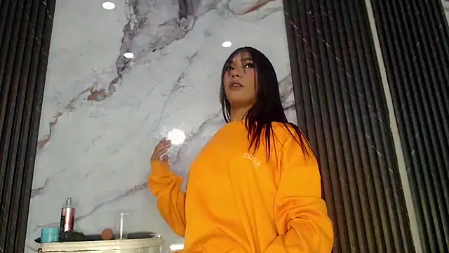 Penelopee Rouse online show from February 21, 8:11 pm