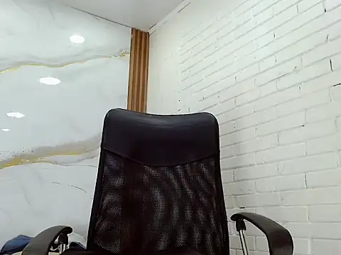 Penelopee Rouse online show from December 23, 2:33 am