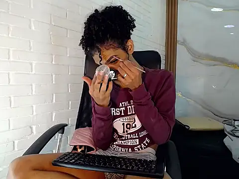 Snapshot of Penelopee_Rouse chatting on September 25, 8:04 pm Penelopee Rouse online show from September 25, 8:04 pm
