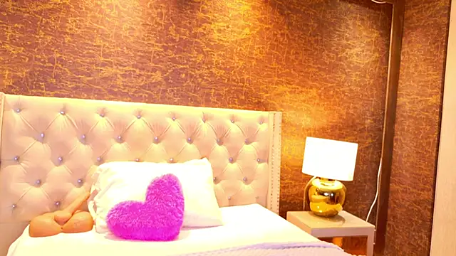 Snapshot of Kishalove_ chatting on June 10, 4:57 am Kishalove online show from June 10, 4:57 am