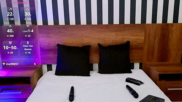 Snapshot of Meganreed_ chatting on October 4, 4:58 am Meganreed online show from October 4, 4:58 am