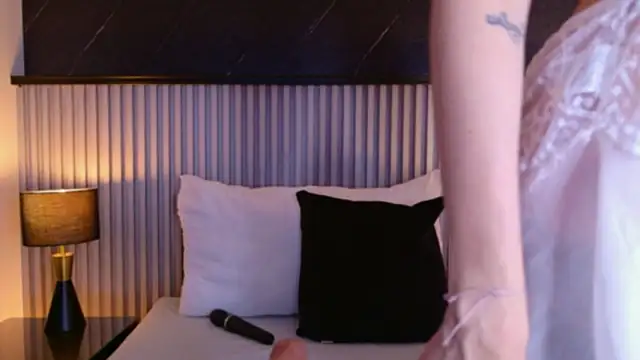 Snapshot of Meganreed_ chatting on June 3, 10:14 pm Meganreed online show from June 3, 10:14 pm