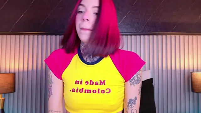 Snapshot of Meganreed_ chatting on June 17, 9:47 pm Meganreed online show from June 17, 9:47 pm