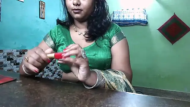 Snapshot of DearKimmi chatting on September 28, 2:40 am DearKimmi online show from September 28, 2:40 am