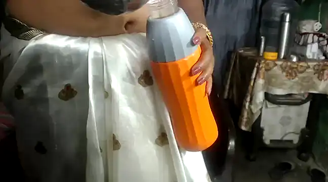 Snapshot of DearKimmi chatting on March 11, 8:42 pm DearKimmi online show from March 11, 8:42 pm