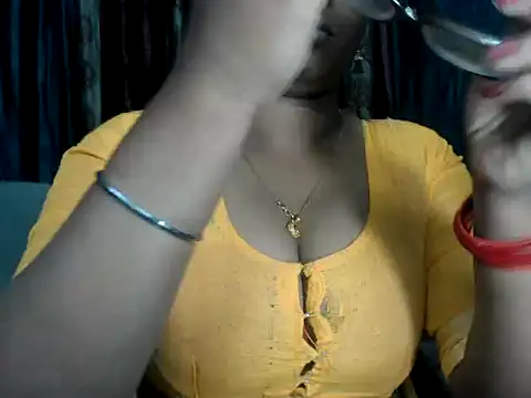 Snapshot of DearKimmi chatting on February 13, 4:22 am DearKimmi online show from February 13, 4:22 am