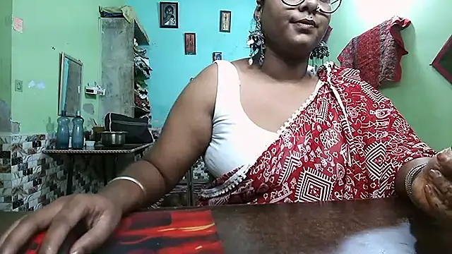 Snapshot of DearKimmi chatting on November 6, 5:28 pm DearKimmi online show from November 6, 5:28 pm