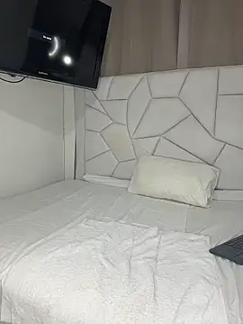 Snapshot of Paulaboterom chatting on October 24, 4:50 pm Paulaboterom online show from October 24, 4:50 pm