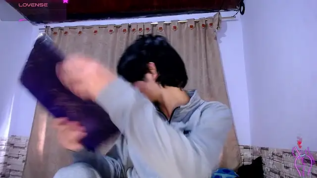 DaraKat18 online show from February 14, 10:10 pm