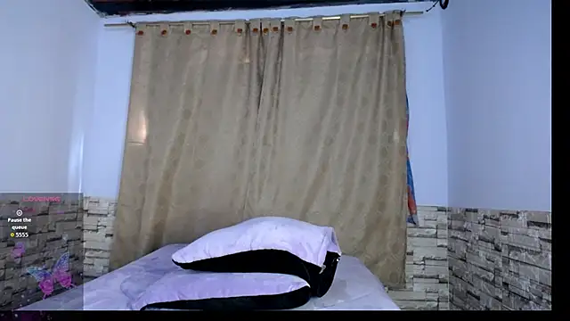Snapshot of DaraKat18 chatting on September 14, 9:37 pm DaraKat18 online show from September 14, 9:37 pm