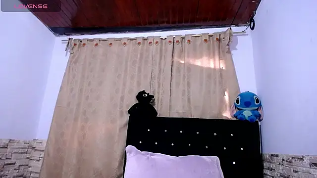 DaraKat18 online show from February 5, 10:05 pm