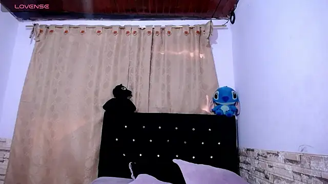 DaraKat18 online show from February 4, 10:05 pm