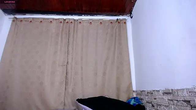 DaraKat18 online show from April 1, 10:28 pm