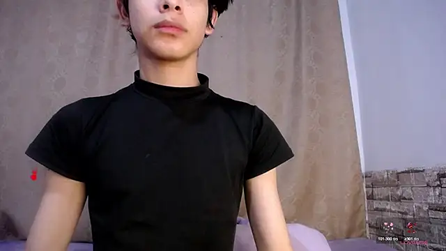Snapshot of DaraKat18 chatting on July 16, 12:51 am DaraKat18 online show from July 16, 12:51 am