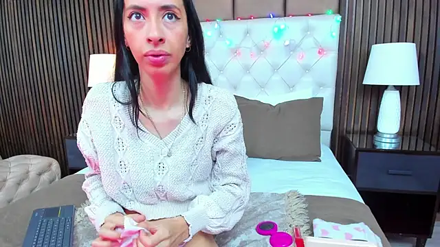 Kendal Foxxx online show from December 16, 11:47 am