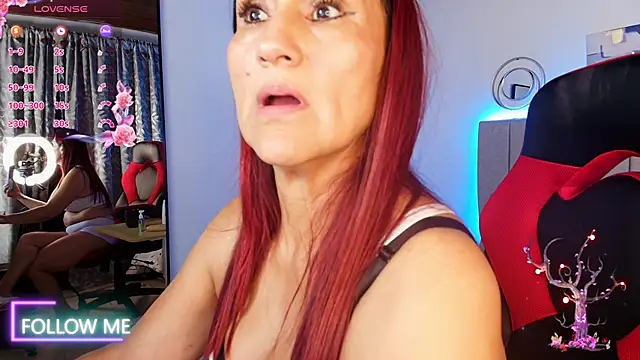 Snapshot of Naomi_Redd chatting on November 26, 11:05 pm Naomi Redd online show from November 26, 11:05 pm