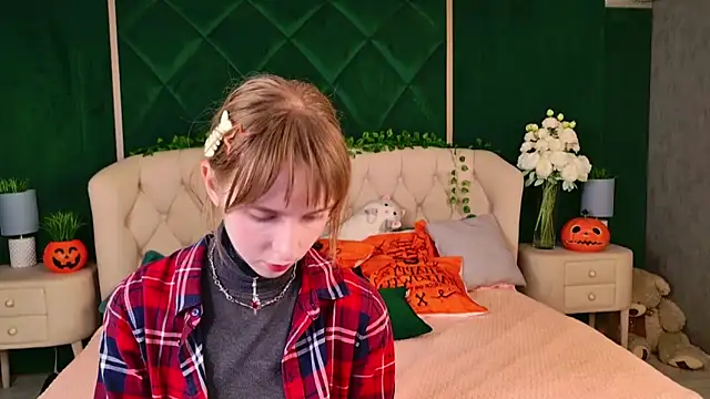 Beverly Gomes online show from October 21, 3:33 pm