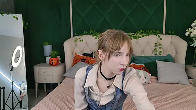 Beverly Gomes online show from October 31, 10:45 am