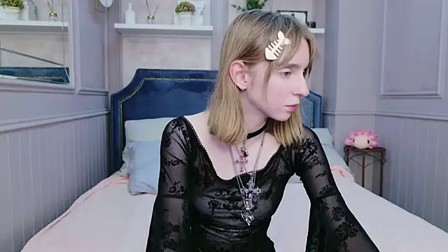 Beverly Gomes online show from November 7, 4:00 pm