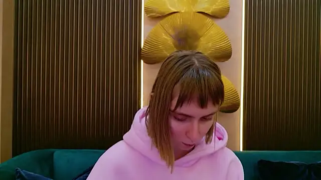 Snapshot of Beverly_Gomes chatting on February 6, 8:16 pm Beverly Gomes online show from February 6, 8:16 pm