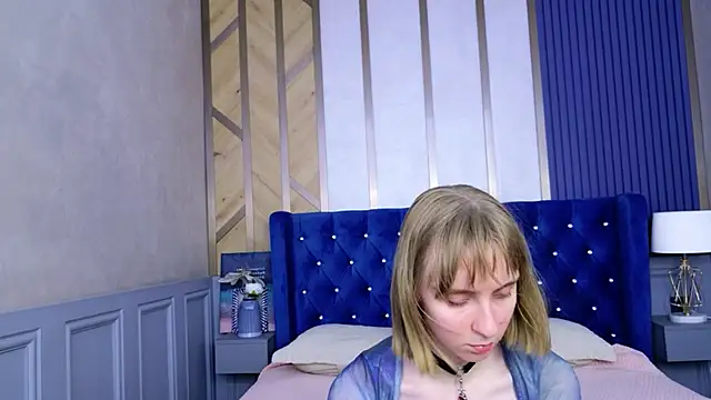 Snapshot of Beverly_Gomes chatting on July 18, 8:28 pm Beverly Gomes online show from July 18, 8:28 pm