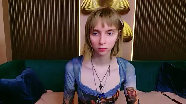 Snapshot of Beverly_Gomes chatting on March 3, 8:16 pm Beverly Gomes online show from March 3, 8:16 pm