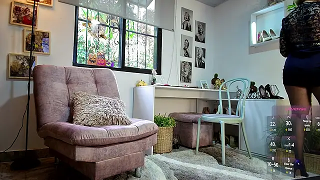 Snapshot of mrs_edha chatting on October 22, 12:26 pm mrs edha online show from October 22, 12:26 pm