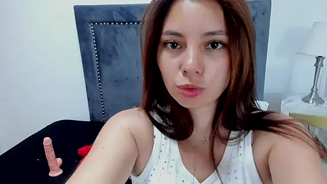 LinaFoxx1 online show from September 25, 1:06 pm