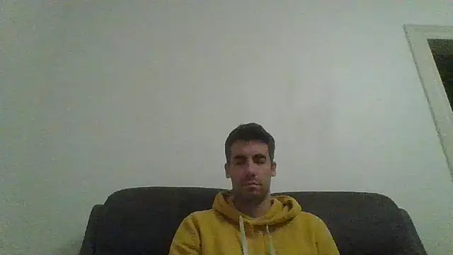 Snapshot of JulioIsHere4you chatting on October 5, 1:29 am JulioIsHere4you online show from October 5, 1:29 am