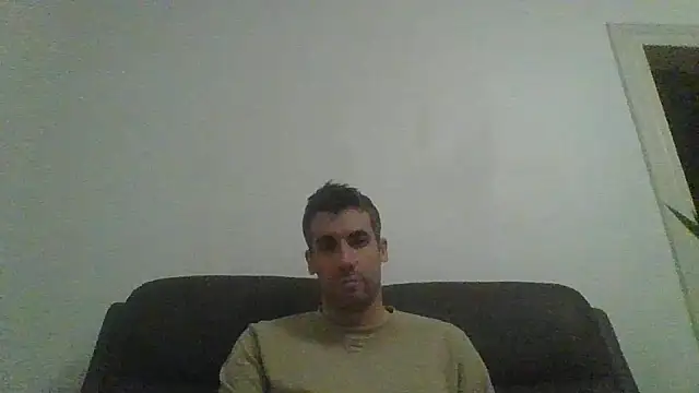 JulioIsHere4you online show from November 5, 8:01 pm