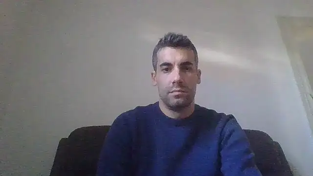 Snapshot of JulioIsHere4you chatting on October 18, 10:28 am JulioIsHere4you online show from October 18, 10:28 am