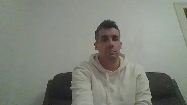 Snapshot of JulioIsHere4you chatting on October 14, 10:09 pm JulioIsHere4you online show from October 14, 10:09 pm
