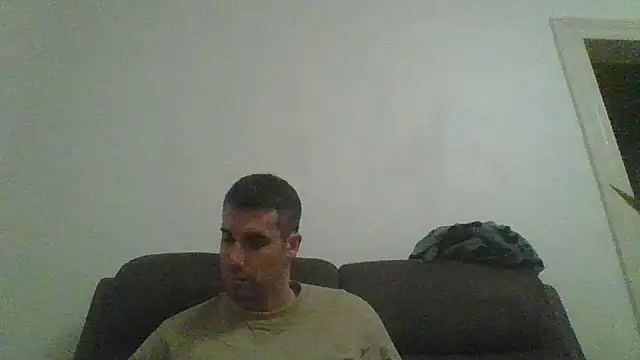 JulioIsHere4you online show from December 16, 9:19 pm