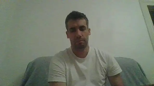 Snapshot of JulioIsHere4you chatting on October 25, 2:22 am JulioIsHere4you online show from October 25, 2:22 am