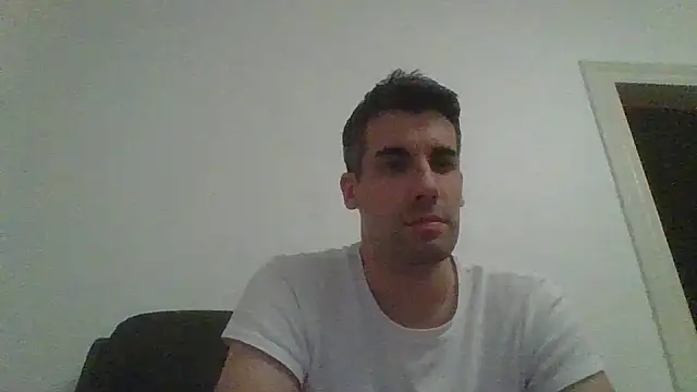 Snapshot of JulioIsHere4you chatting on September 13, 12:21 am JulioIsHere4you online show from September 13, 12:21 am