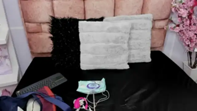 Snapshot of sharik_noa chatting on October 25, 7:47 pm sharik noa online show from October 25, 7:47 pm