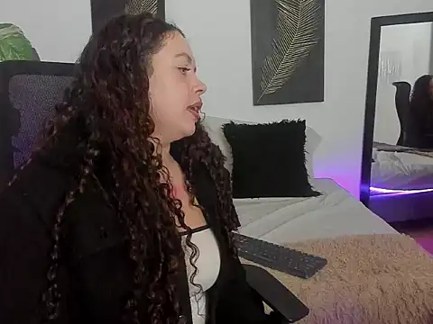 Snapshot of RubyStrong chatting on November 5, 12:30 pm RubyStrong online show from November 5, 12:30 pm