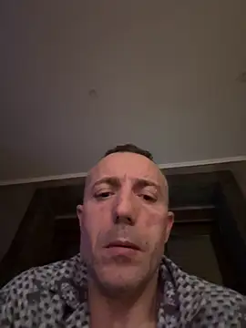 Snapshot of ruberofre chatting on December 21, 2:24 am ruberofre online show from December 21, 2:24 am