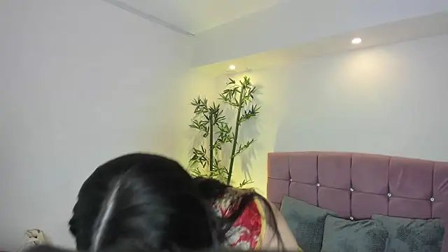 Snapshot of Bella_Sumers chatting on July 16, 3:20 pm Bella Sumers online show from July 16, 3:20 pm